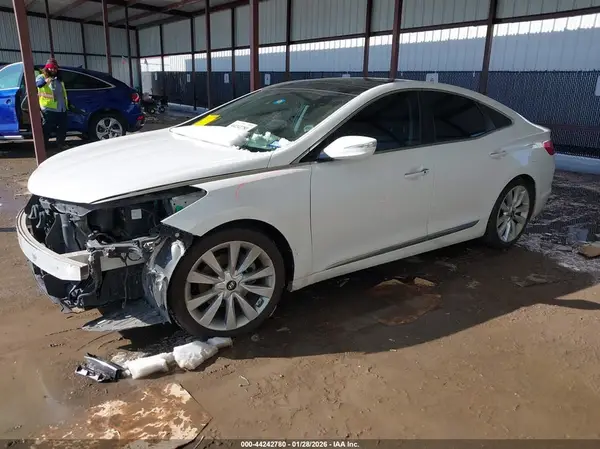 KMHFH4JG3HA586233 2017 HYUNDAI AZERA - Image 2