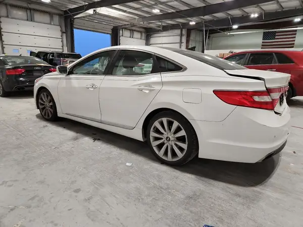 KMHFH4JG9GA525760 2016 HYUNDAI AZERA - Image 2