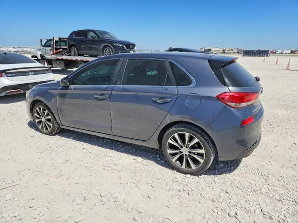 KMHH35LE1JU019242 2018 HYUNDAI ELANTRA - Image 2