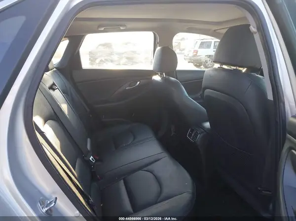 KMHH35LE1JU040284 2018 HYUNDAI ELANTRA - Image 8
