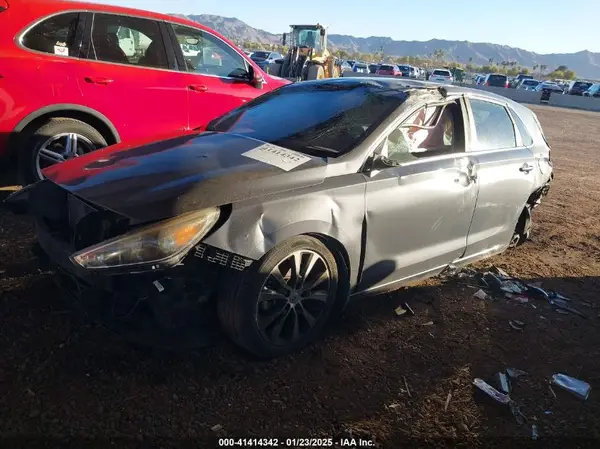 KMHH35LE1JU041080 2018 HYUNDAI ELANTRA - Image 2