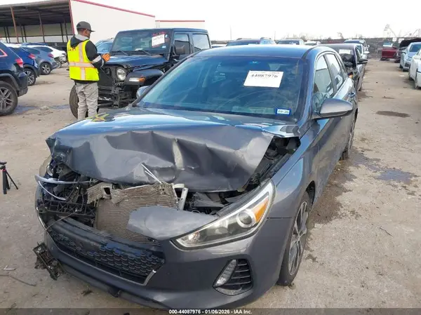 KMHH35LE1JU066609 2018 HYUNDAI ELANTRA - Image 2