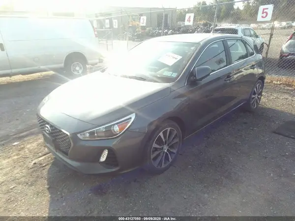 KMHH35LE1JU075424 2018 HYUNDAI ELANTRA - Image 2