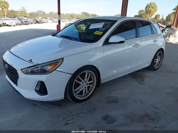 KMHH35LE1KU115521 2019 HYUNDAI ELANTRA - Image 2