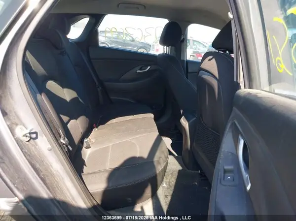 KMHH35LE2JU005561 2018 HYUNDAI ELANTRA - Image 8