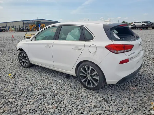 KMHH35LE2JU008847 2018 HYUNDAI ELANTRA - Image 2