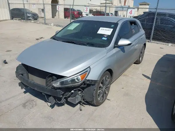 KMHH35LE2JU013918 2018 HYUNDAI ELANTRA - Image 2