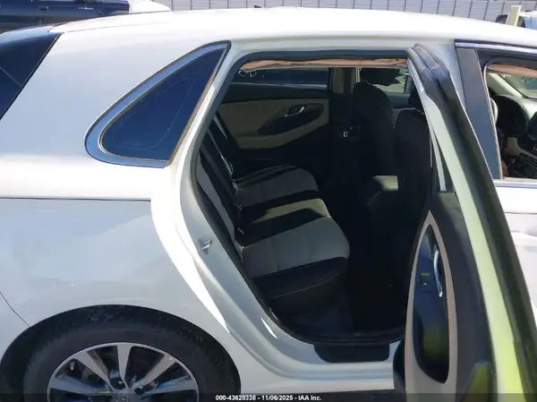 KMHH35LE2JU014518 2018 HYUNDAI ELANTRA - Image 8