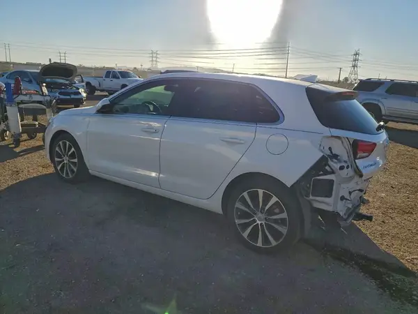 KMHH35LE2JU023395 2018 HYUNDAI ELANTRA - Image 2