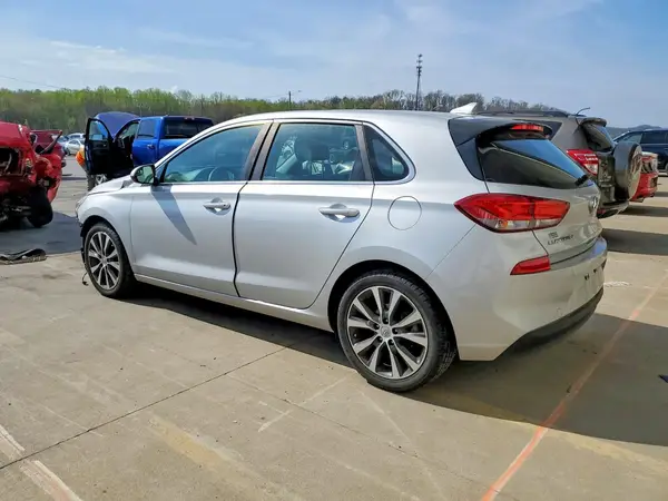 KMHH35LE2KU095019 2019 HYUNDAI ELANTRA - Image 2