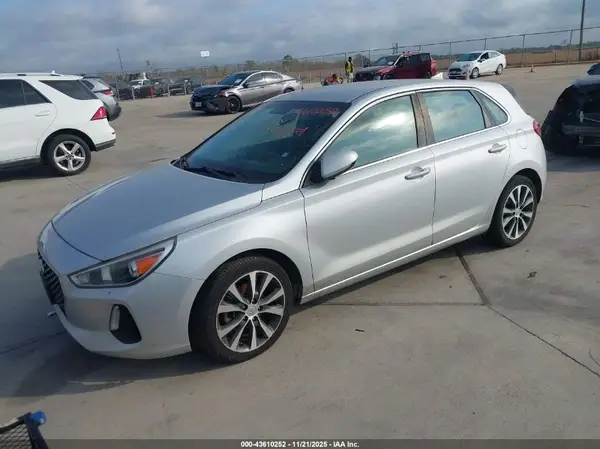 KMHH35LE2KU103376 2019 HYUNDAI ELANTRA - Image 2