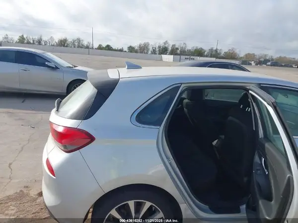 KMHH35LE2KU103376 2019 HYUNDAI ELANTRA - Image 8