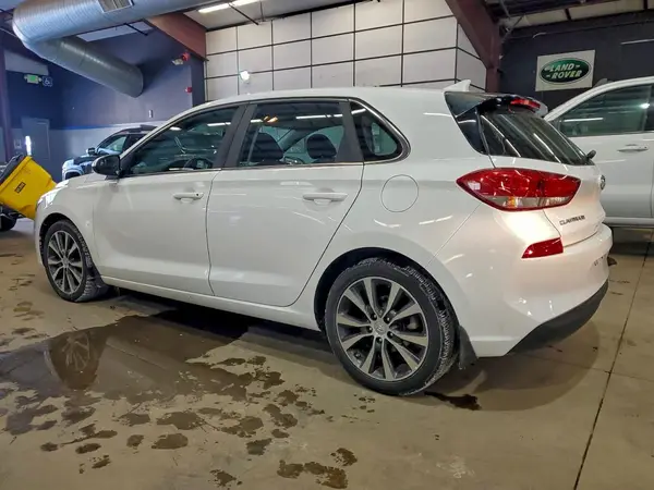 KMHH35LE3JU028458 2018 HYUNDAI ELANTRA - Image 2