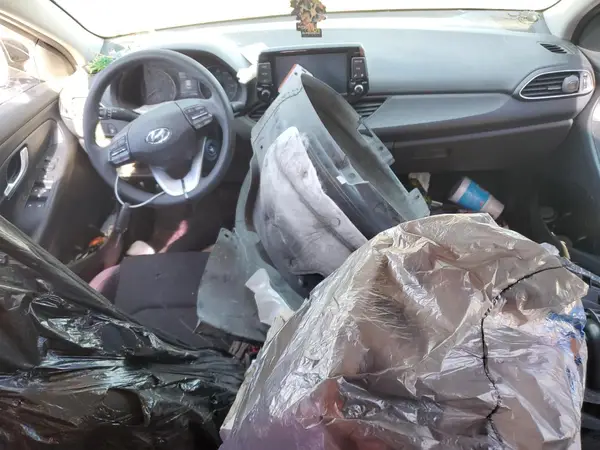 KMHH35LE3JU068801 2018 HYUNDAI ELANTRA - Image 8