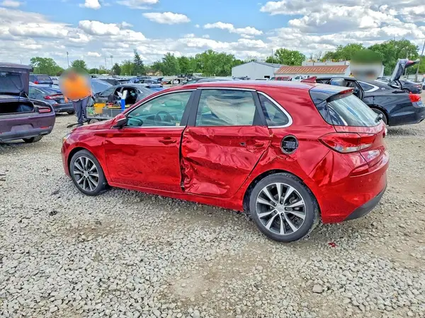 KMHH35LE3JU083301 2018 HYUNDAI ELANTRA - Image 2