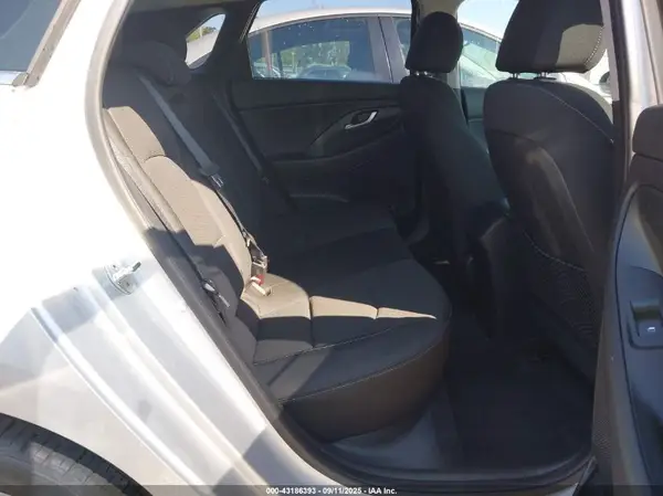 KMHH35LE3KU102124 2019 HYUNDAI ELANTRA - Image 8
