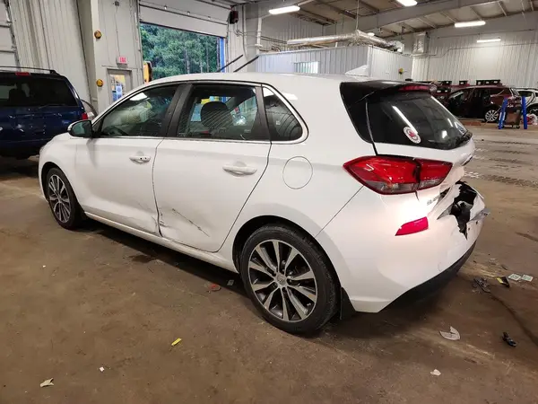KMHH35LE4JU010972 2018 HYUNDAI ELANTRA - Image 2