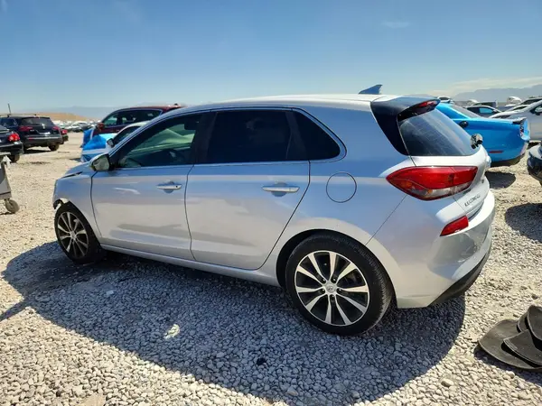 KMHH35LE4JU049979 2018 HYUNDAI ELANTRA - Image 2