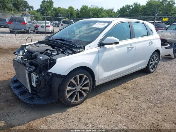 KMHH35LE5JU009796 2018 HYUNDAI ELANTRA - Image 2