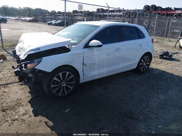 KMHH35LE5JU018062 2018 HYUNDAI ELANTRA - Image 2