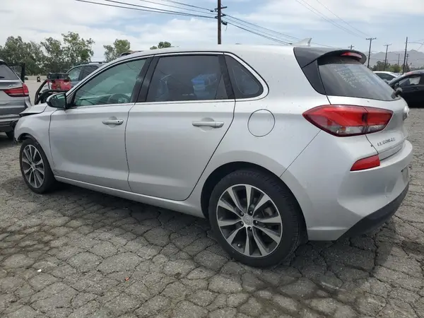 KMHH35LE5JU022810 2018 HYUNDAI ELANTRA - Image 2
