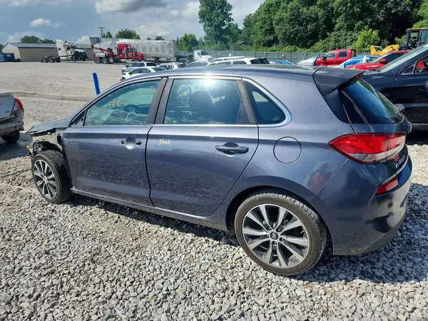 KMHH35LE5JU063213 2018 HYUNDAI ELANTRA - Image 2
