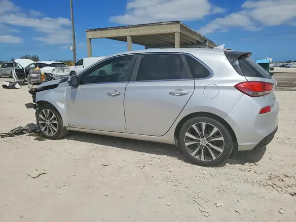 KMHH35LE5JU063857 2018 HYUNDAI ELANTRA - Image 2