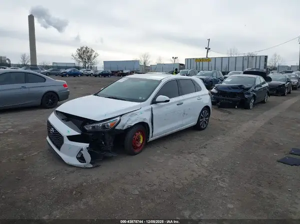 KMHH35LE5JU063941 2018 HYUNDAI ELANTRA - Image 2