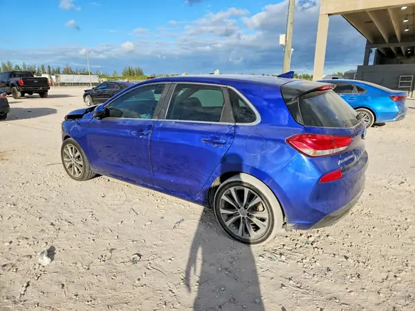KMHH35LE5KU109978 2019 HYUNDAI ELANTRA - Image 2