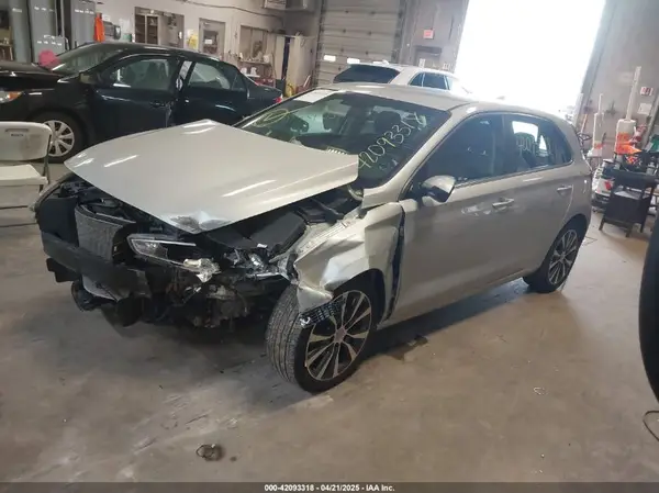 KMHH35LE6JU018992 2018 HYUNDAI ELANTRA - Image 2
