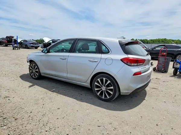 KMHH35LE6JU058215 2018 HYUNDAI ELANTRA - Image 2