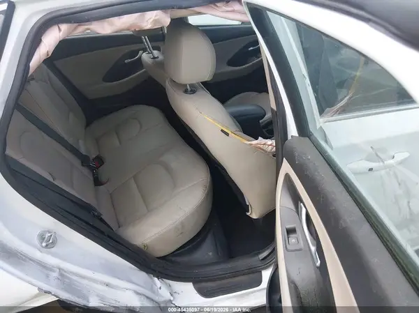 KMHH35LE6LU140044 2020 HYUNDAI ELANTRA - Image 8
