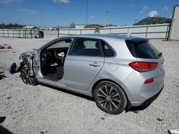 KMHH35LE7JU012084 2018 HYUNDAI ELANTRA - Image 2