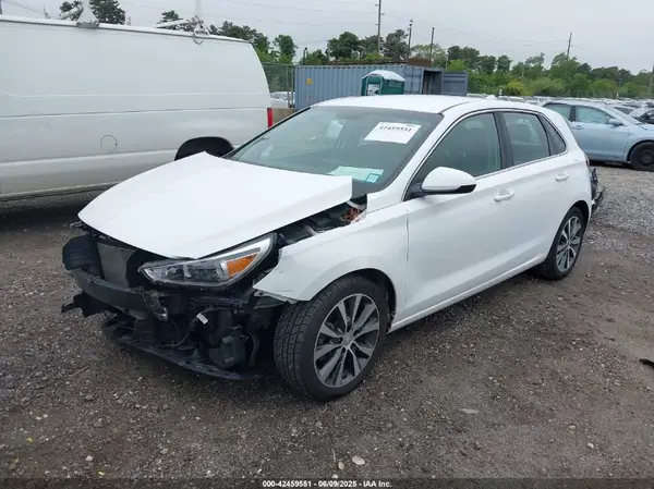 KMHH35LE7JU032853 2018 HYUNDAI ELANTRA - Image 2