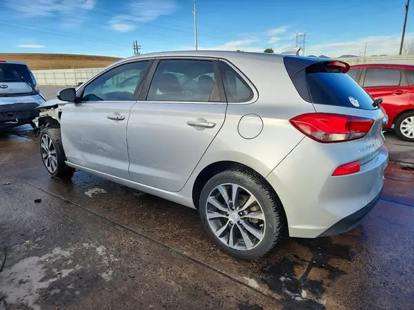 KMHH35LE7JU040581 2018 HYUNDAI ELANTRA - Image 2