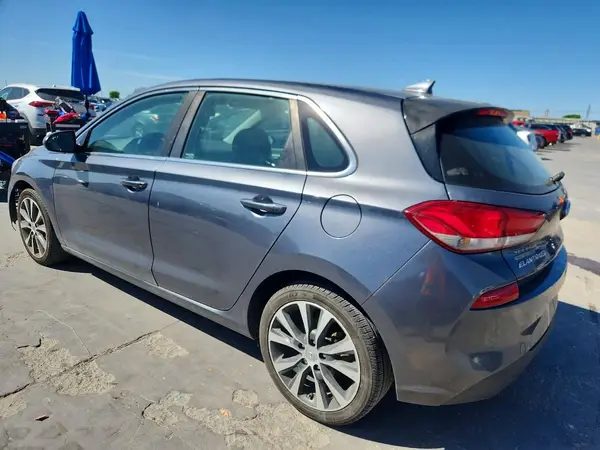 KMHH35LE7JU078876 2018 HYUNDAI ELANTRA - Image 2