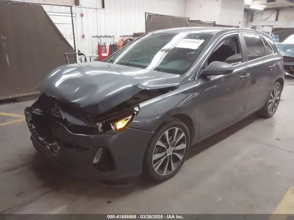 KMHH35LE8JU013423 2018 HYUNDAI ELANTRA - Image 2