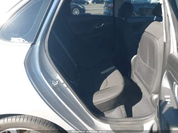 KMHH35LE8JU070947 2018 HYUNDAI ELANTRA - Image 8