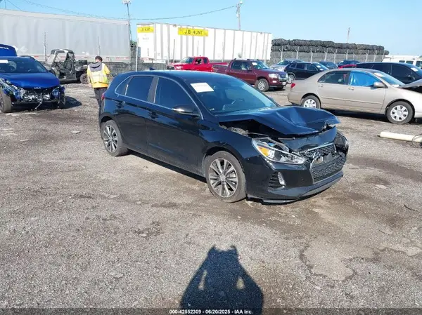 KMHH35LE8JU076165 2018 HYUNDAI ELANTRA - Image 1