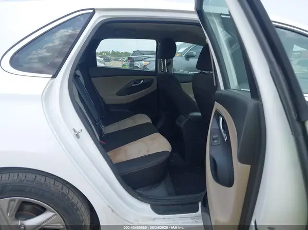 KMHH35LE8JU079762 2018 HYUNDAI ELANTRA - Image 8