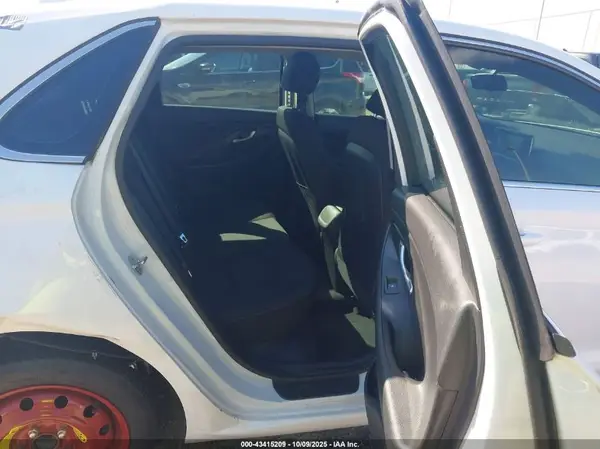 KMHH35LE8KU088253 2019 HYUNDAI ELANTRA - Image 8