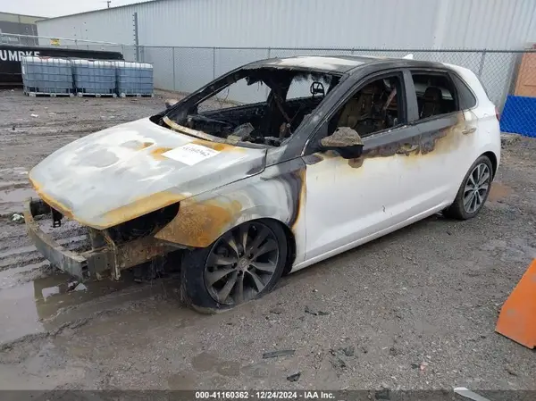 KMHH35LE8KU103382 2019 HYUNDAI ELANTRA - Image 2