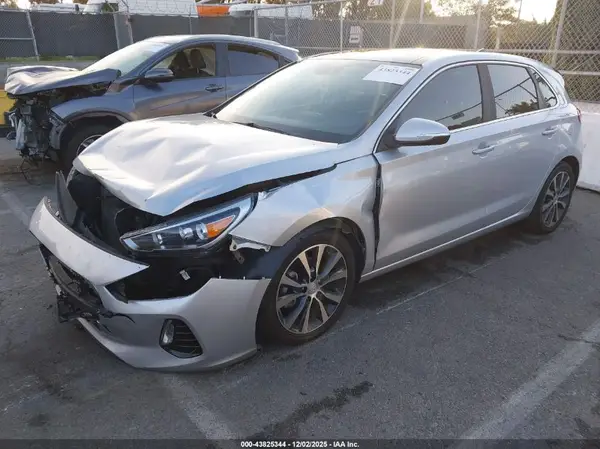 KMHH35LE9JU008764 2018 HYUNDAI ELANTRA - Image 2