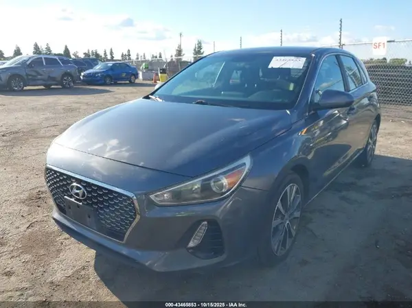 KMHH35LE9JU011924 2018 HYUNDAI ELANTRA - Image 2