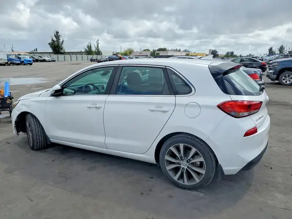 KMHH35LE9JU031168 2018 HYUNDAI ELANTRA - Image 2