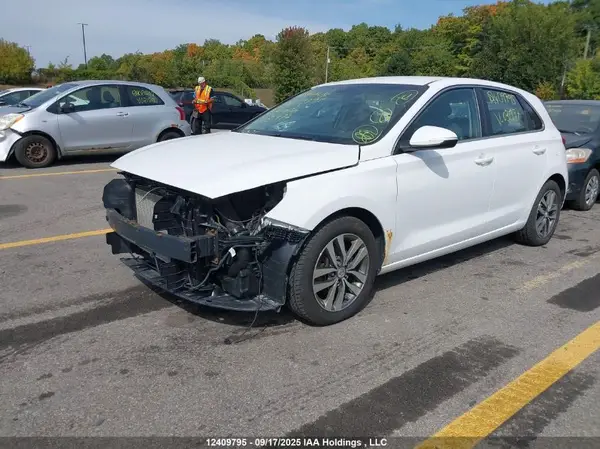 KMHH35LE9JU031977 2018 HYUNDAI ELANTRA - Image 2