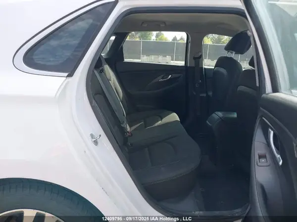 KMHH35LE9JU031977 2018 HYUNDAI ELANTRA - Image 8