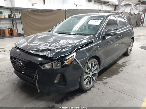 KMHH35LE9JU041943 2018 HYUNDAI ELANTRA - Image 2