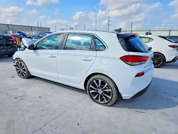 KMHH35LE9LU123643 2020 HYUNDAI ELANTRA - Image 2