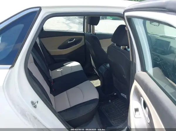 KMHH35LEXJU011561 2018 HYUNDAI ELANTRA - Image 8